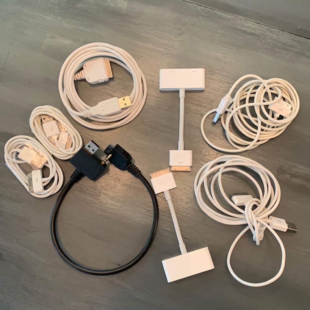 Lot of 8 30-point chargers for iPad, iPhone